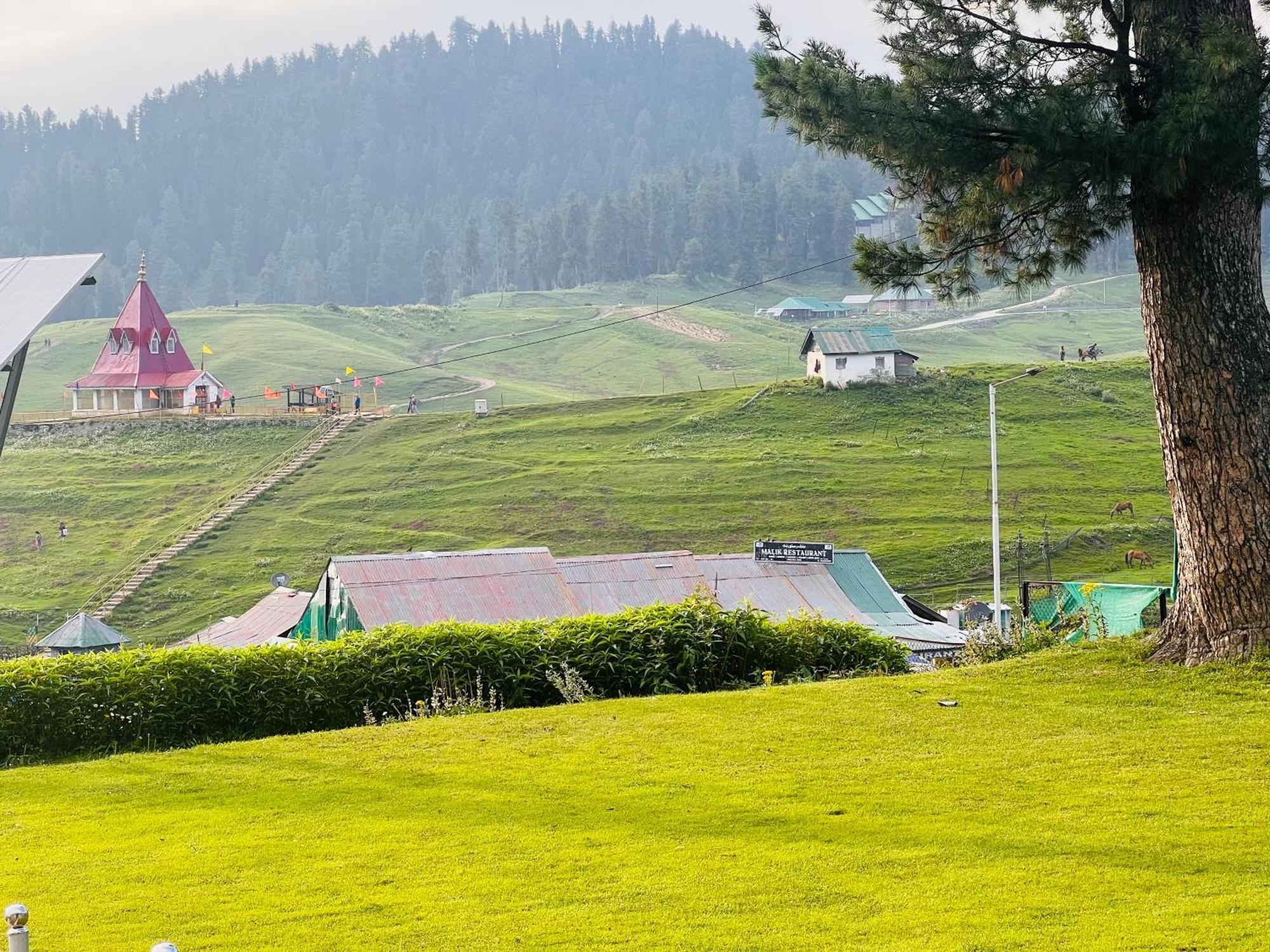 Pine View Resort Gulmarg Eksteriør bilde