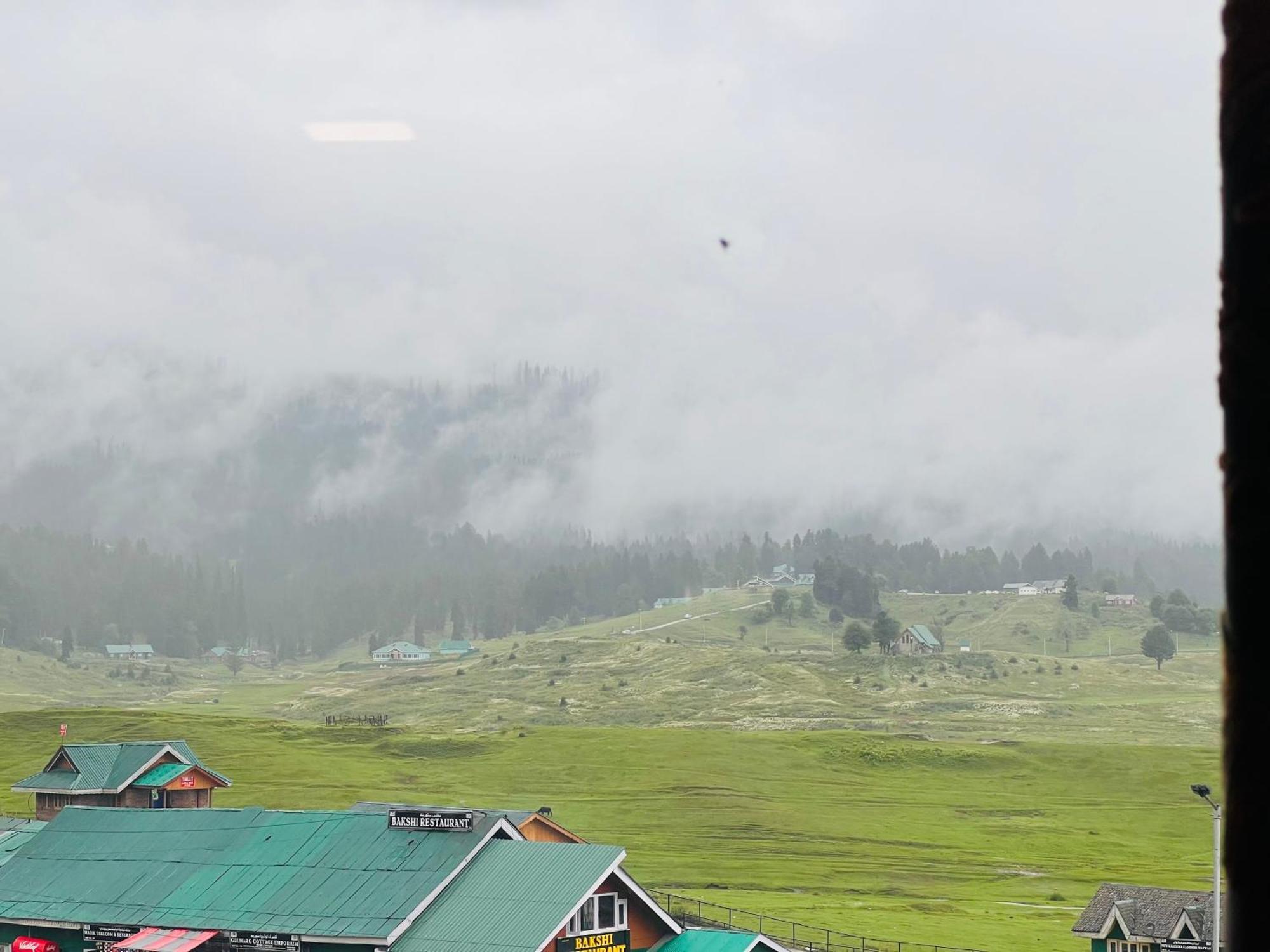 Pine View Resort Gulmarg Eksteriør bilde
