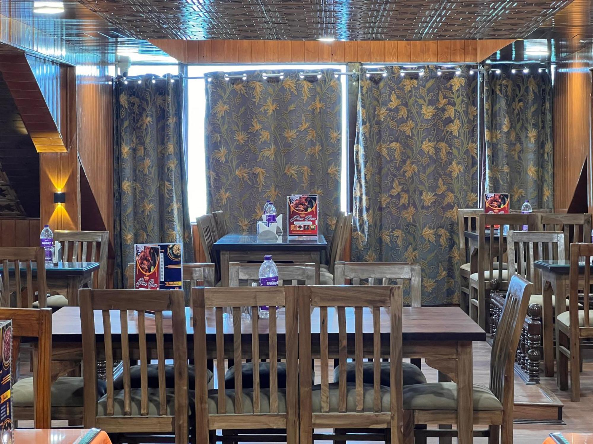 Pine View Resort Gulmarg Eksteriør bilde